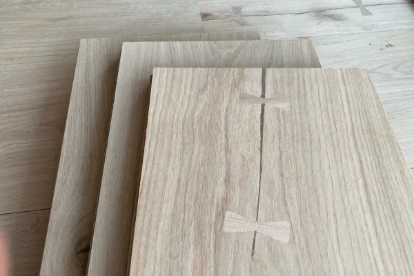 Tablas Dinesen HeartOak de 22 × 300 mm con lazos de roble